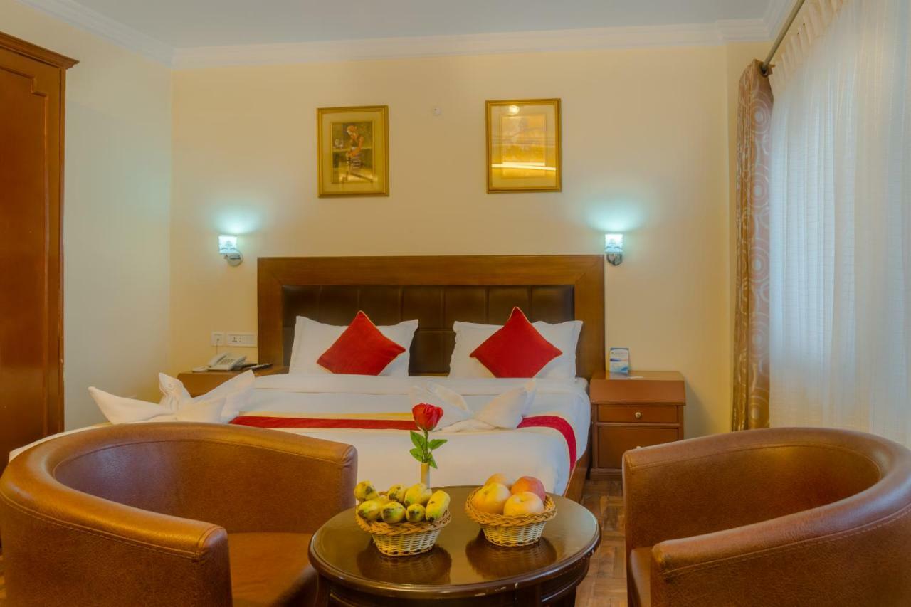 Skyline Hotel Катманду Екстер'єр фото