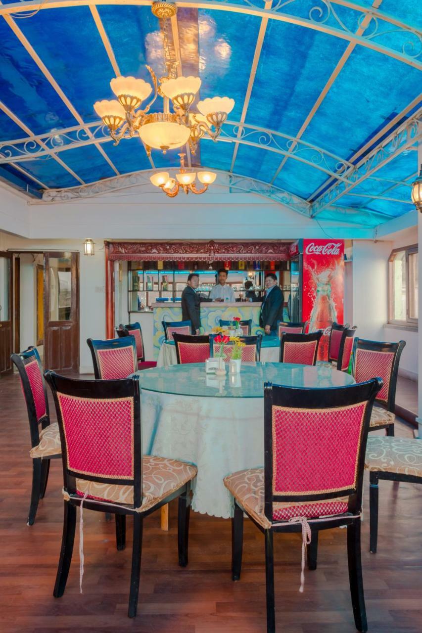 Skyline Hotel Катманду Екстер'єр фото