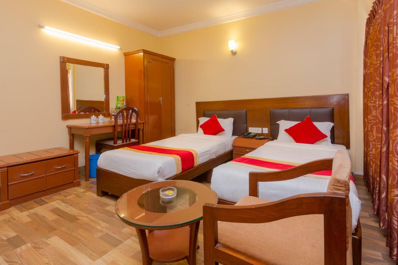 Skyline Hotel Катманду Екстер'єр фото